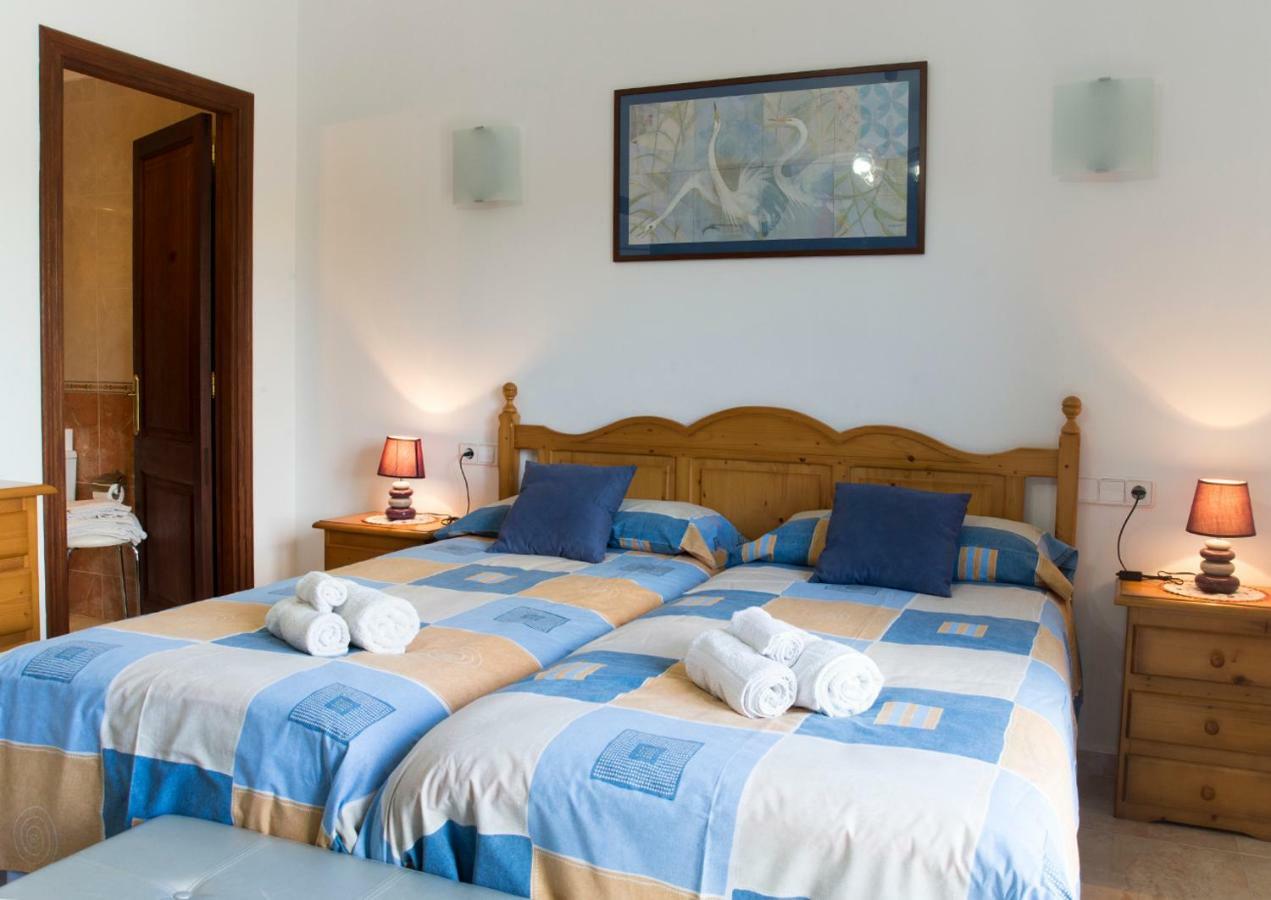 Apartamentos Vista Al Puerto Cala Figuera  Buitenkant foto